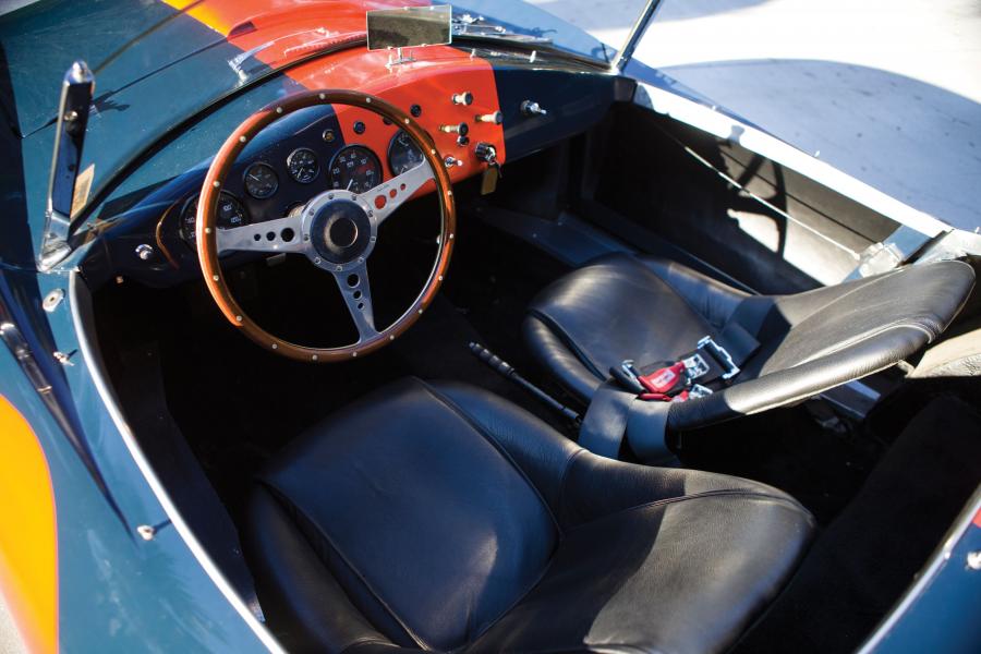 Интерьер Arnolt-Bristol Bolide Roadster 1953 года  (фото 3 из 14)